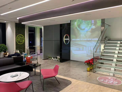 Película de proyección del frente blanco para el diseño de interiores de la oficina